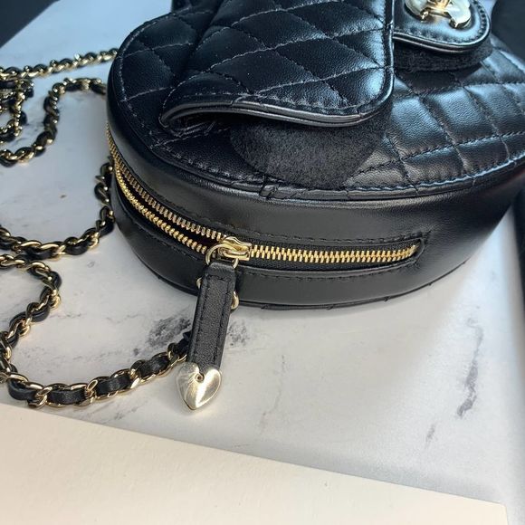 ❌❌  Authentic CHANEL 22S Heart Bag large CC black Lambskin Leather Crossbody - Picture 15 of 16